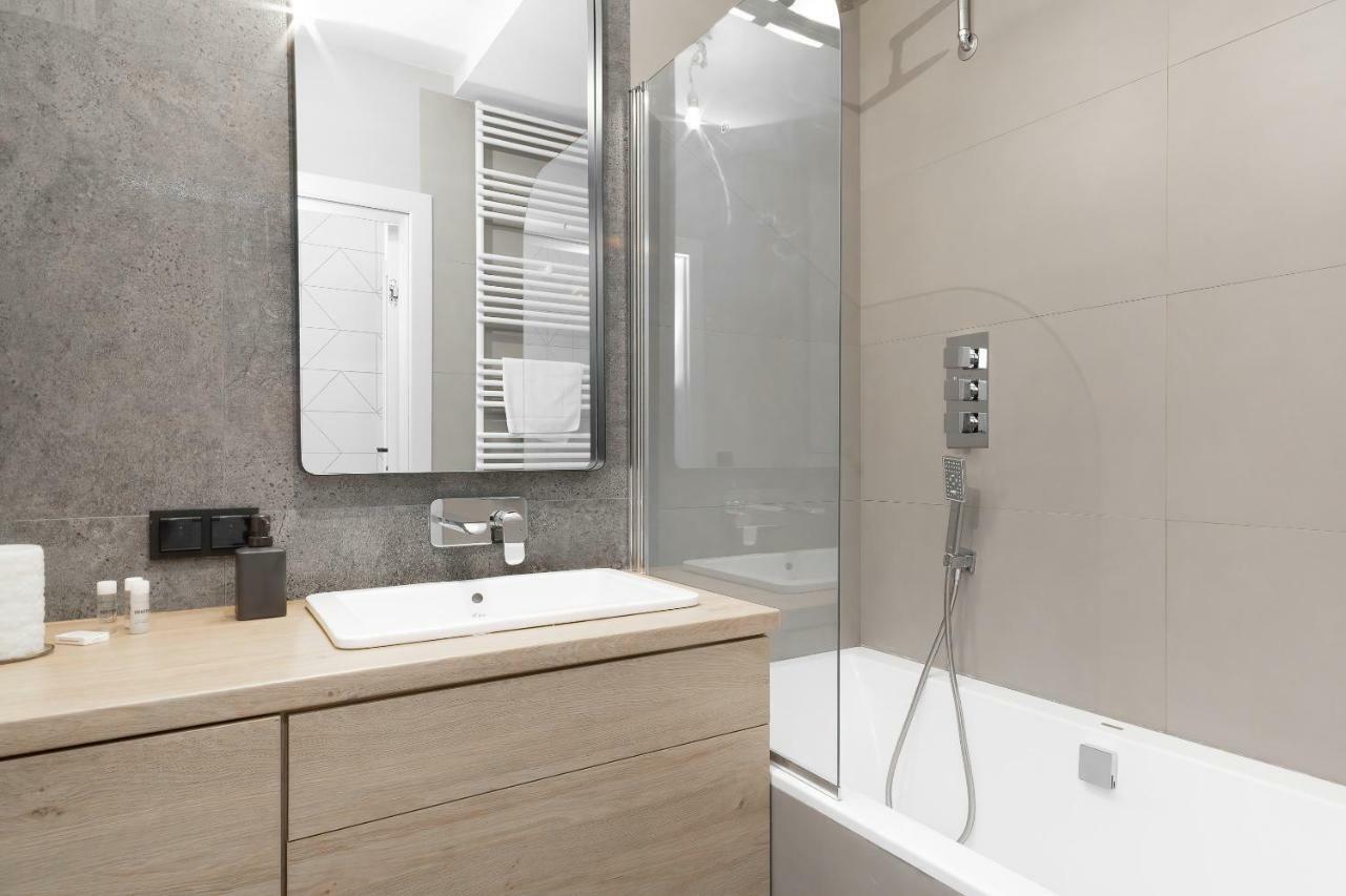 Fort Wola Apartments Warsaw By Noclegi Renters Room photo